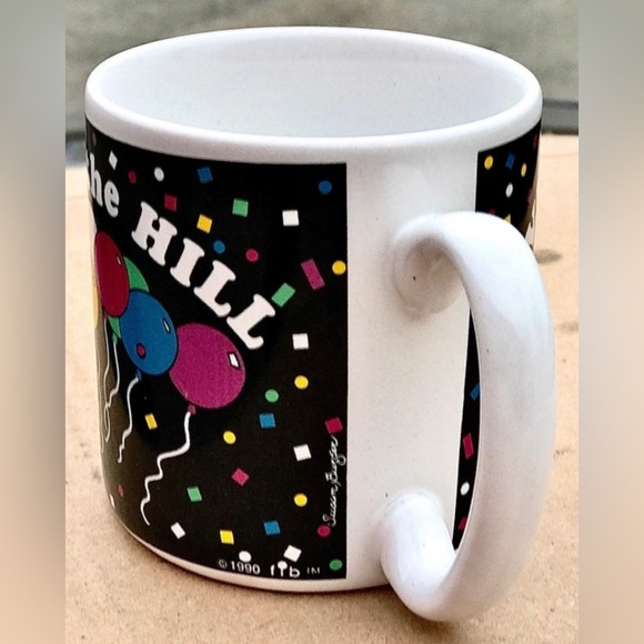 Vintage 1990 OVER THE HILL Susan Burger Artist Signed Ceramic Coffee Mug - Picture 4 of 10